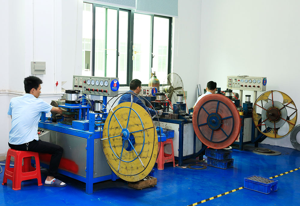 互感器(qì)鐵(tiě)芯生(shēng)産車(chē)間(jiān)